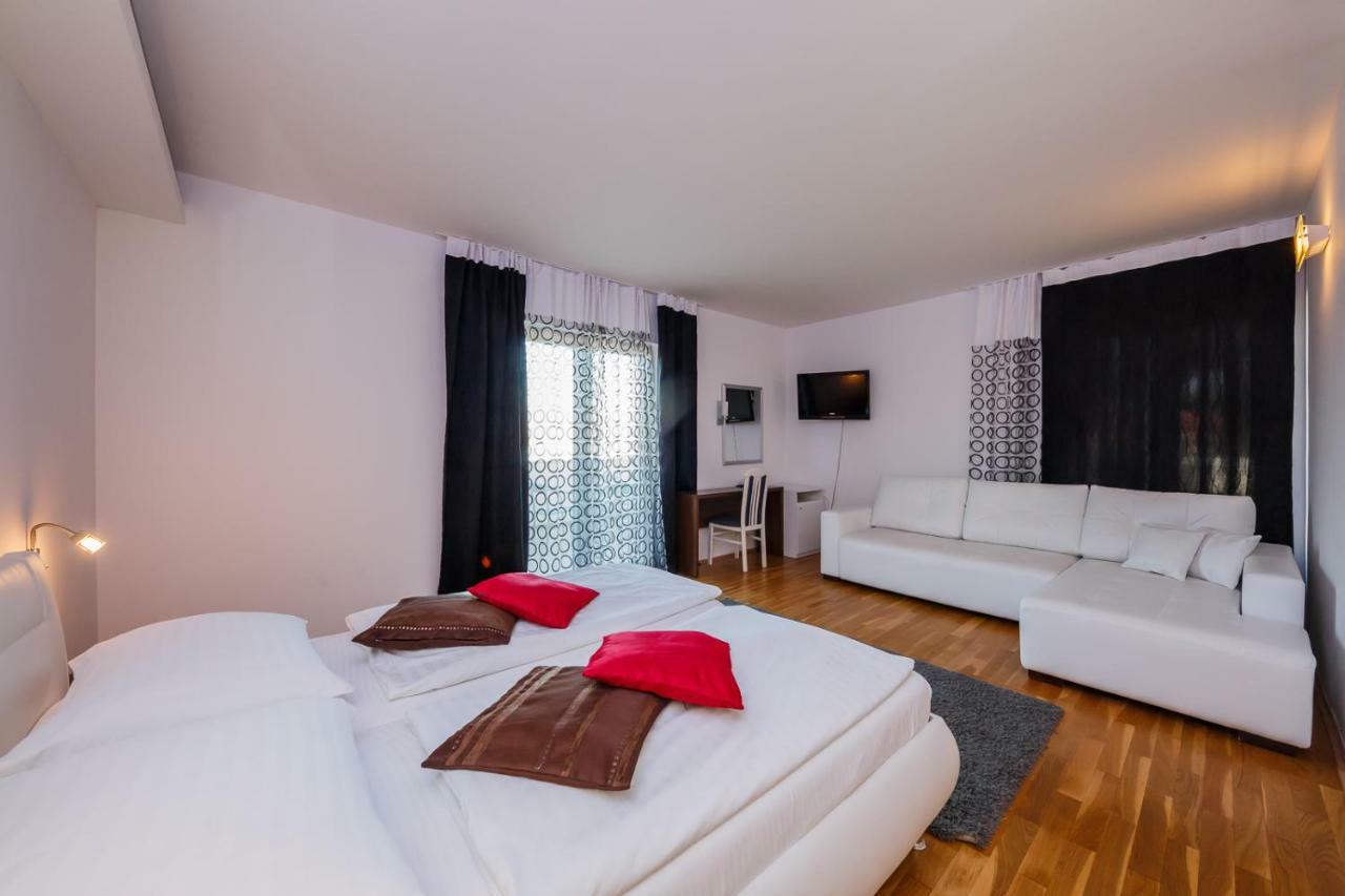 Villa Sveti Kriz Traù Esterno foto